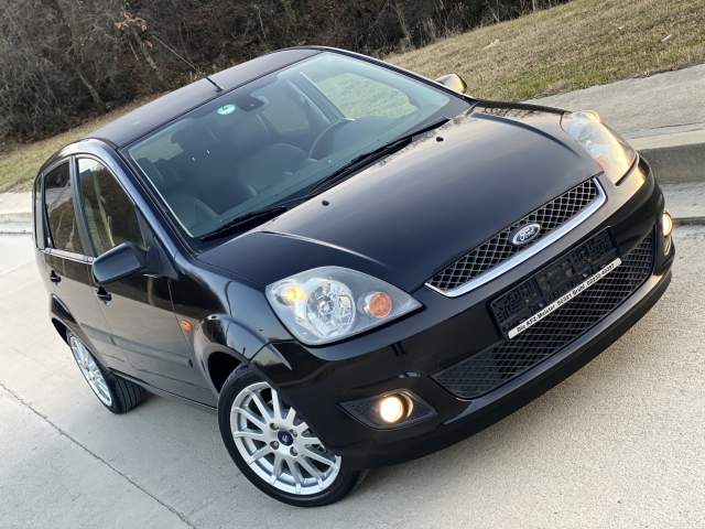 Tirane, shes makine Ford Fiesta Automatike Viti 2008,