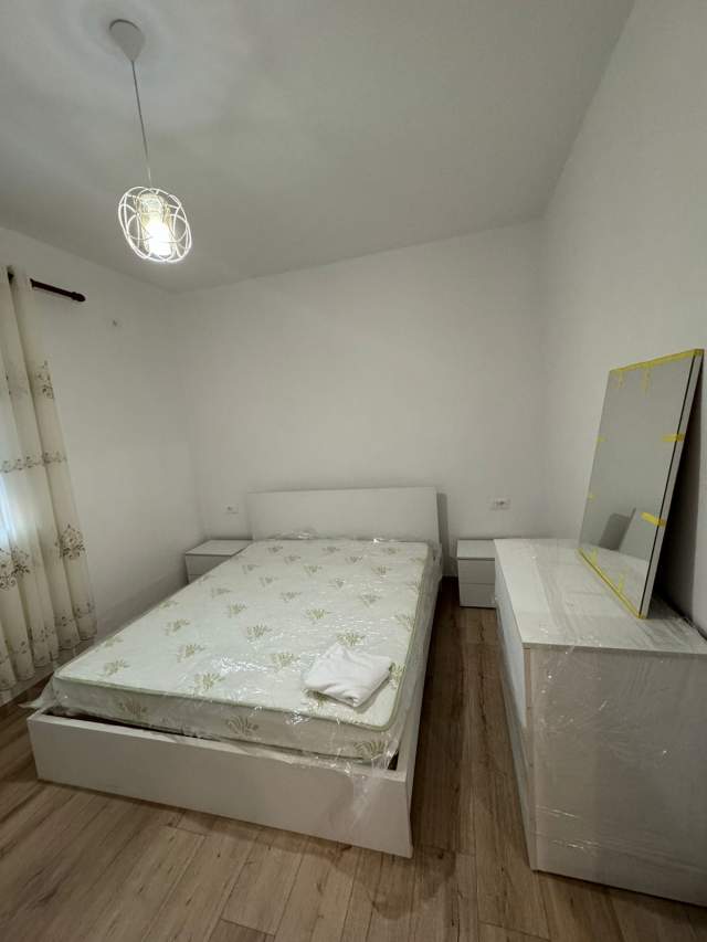 Tirane, jepet me qera apartament 1+1+A+BLK Kati 3, 70 m² 500 Euro (prane Vodafonit)