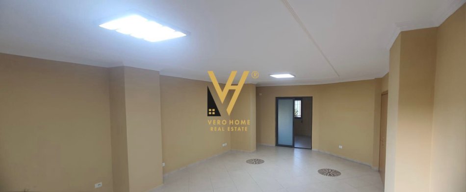 Tirane, jepet me qera zyre Kati 3, 160 m² 1.600 € (QENDER)