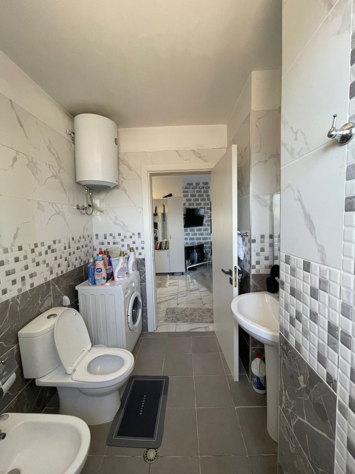 Tirane, shitet apartament 2+1 Kati 6, 149 m² 155.000 € (Ish Dogana)