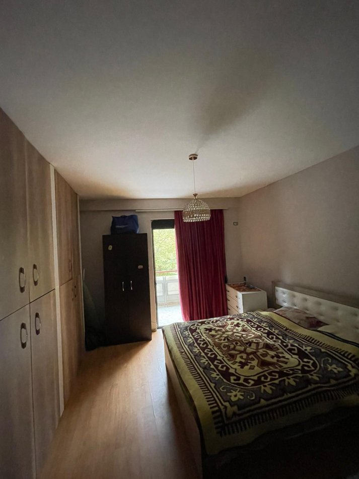 Tirane, jepet me qera apartament 1+1 Kati 2, 80 m² 300 € (Fresk)