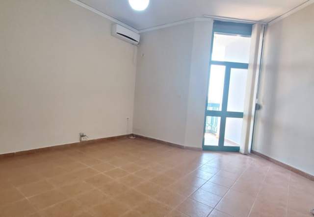 Tirane, jepet me qera ambjent biznesi 105 m² 500 Euro