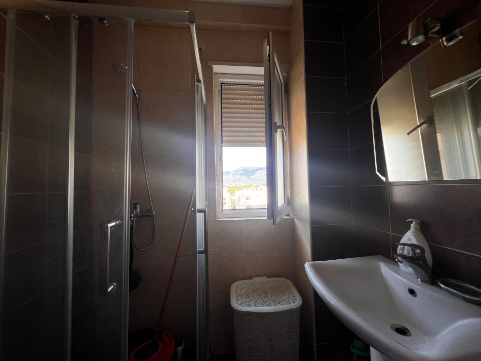 Tirane, shitet apartament 2+1+Ballkon Kati 6, 108 m² 275.000 € (Kopshti zoologjik)