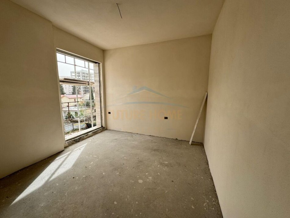 Tirane, shitet apartament 2+1+Ballkon Kati 2, 108 m² 161.700 € (BULEVARDI I RI)