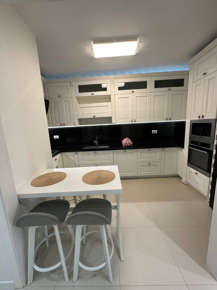 Tirane, jepet me qera  super apartament 3+1+2 , Kati 5, 180 m² 2,000 € (Stadiumi Air Albania)