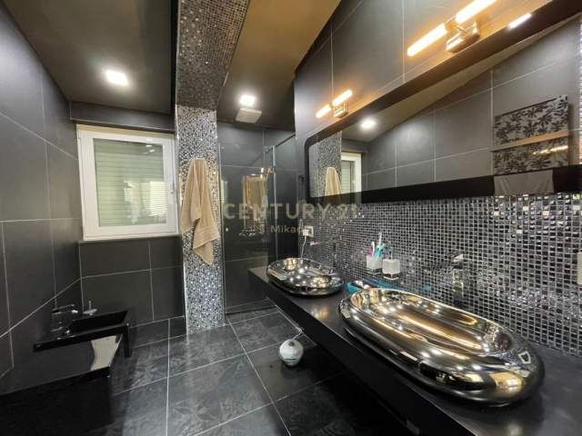 Tirane, shitet apartament duplex 2+1+A+BLK Kati 0, 153 m² 350.000 Euro (Kodra e Diellit)