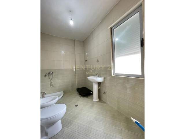 Tirane, shitet apartament 2+1+A+BLK Kati 4, 165 m² 120.000 Euro (Fresku)