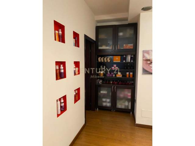 Tirane, jepet me qera ambjent biznesi Kati 1, 100 m² 1.000 Euro
