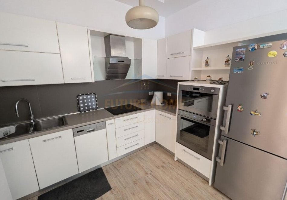 Tirane, shitet apartament 2+1 Kati 4, 114 m² 259.000 € (KOMPLEKSI KIKA,KOMUNA E PARISIT)