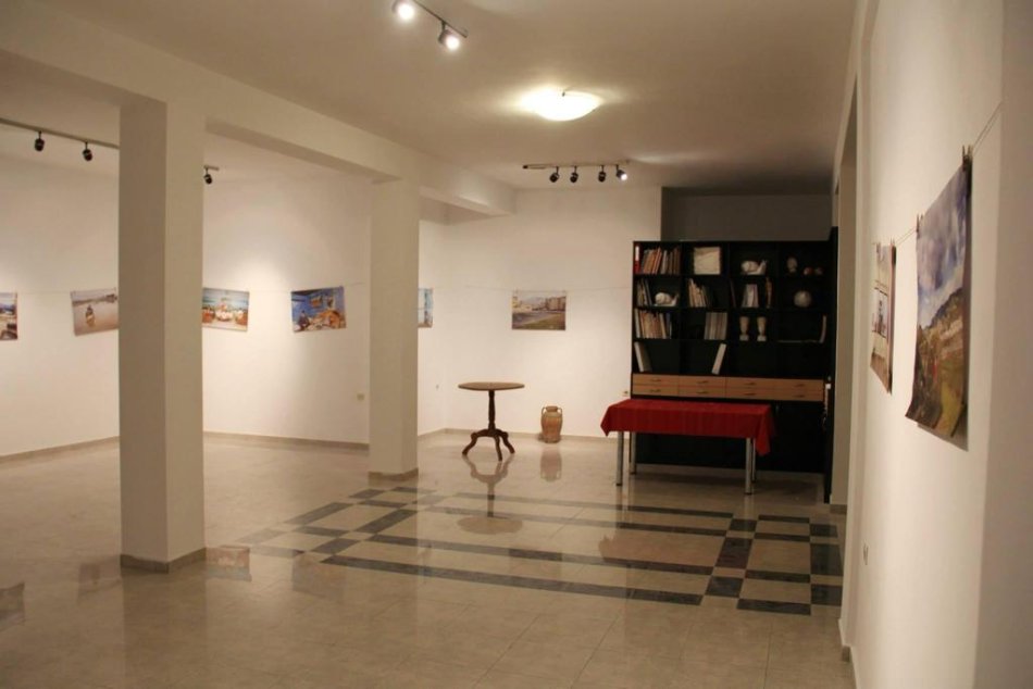 Tirane, jepet me qera ambjent biznesi Kati 1, 100 m² 500 € (Rruga e Kavajes)