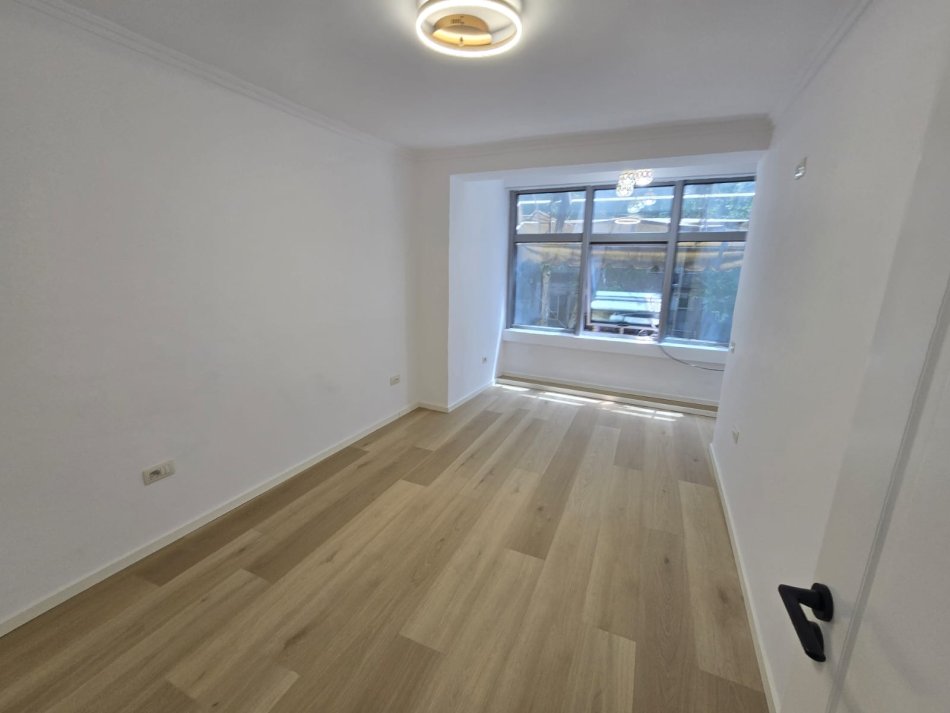 Tirane, shitet apartament 2+1 Kati 2, 75 m² 188.000 € (Rruga e Kavajes perballe Poliklinikes)