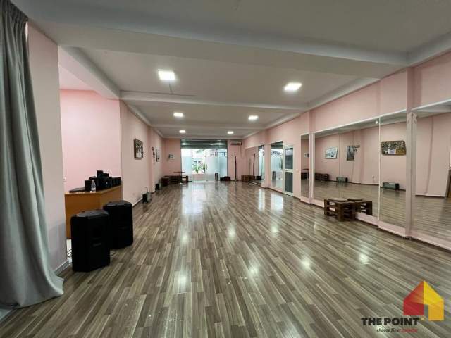 Tirane, jepet me qera dyqan Kati 1, 140 m² 600 Euro (Rruga Nikolla Jorga)