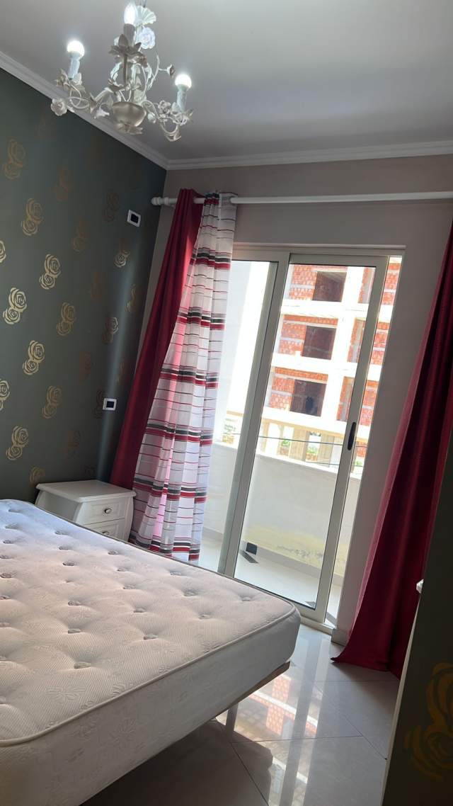 Tirane, jepet me qera apartament 2+1+BLK Kati 3, 91 m² 350 Euro (Yzberisht)