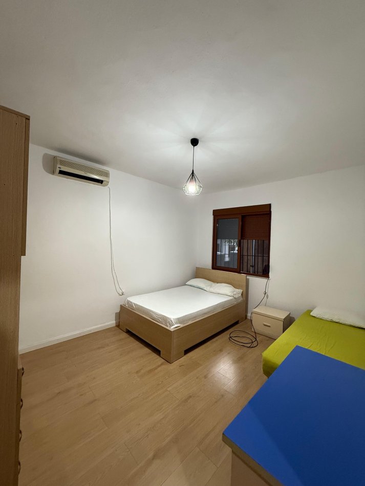 Tirane, jepet me qera apartament 2+1 Kati 1, 70 m² 400 € (selit)