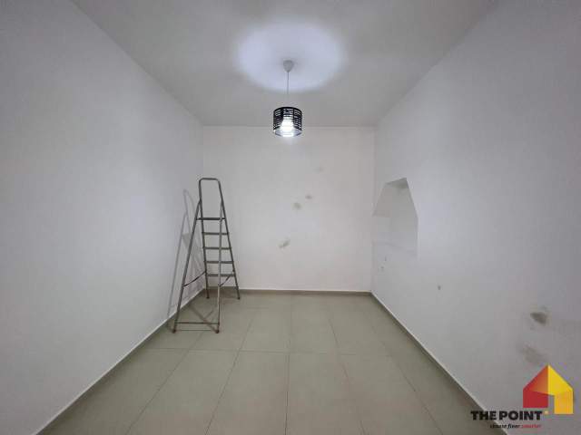 Tirane, shitet zyre Kati 0, 43 m² 3.000 Euro/m2 (Rruga Vangjush Furxhi)