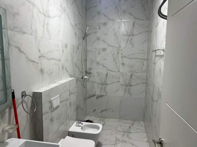 Tirane, jepet me qera apartament 2+1+A+BLK Kati 2, 100 m² 550 Euro (Porcelan, TV KLAN)
