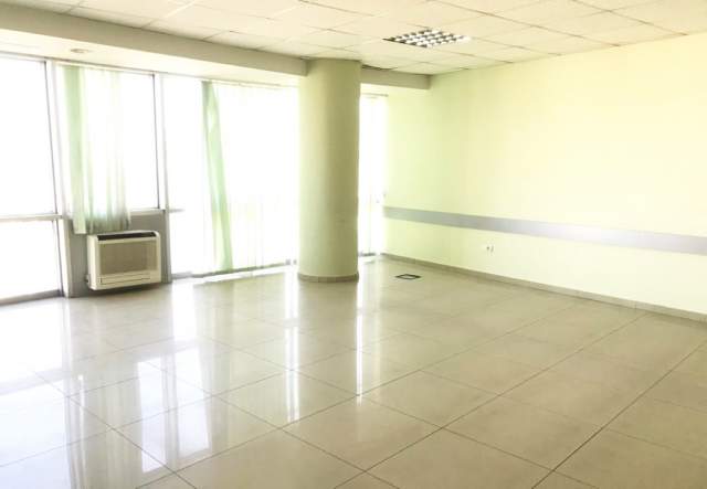 Tirane, jepet me qera ambjent biznesi 202 m² 1.400 Euro