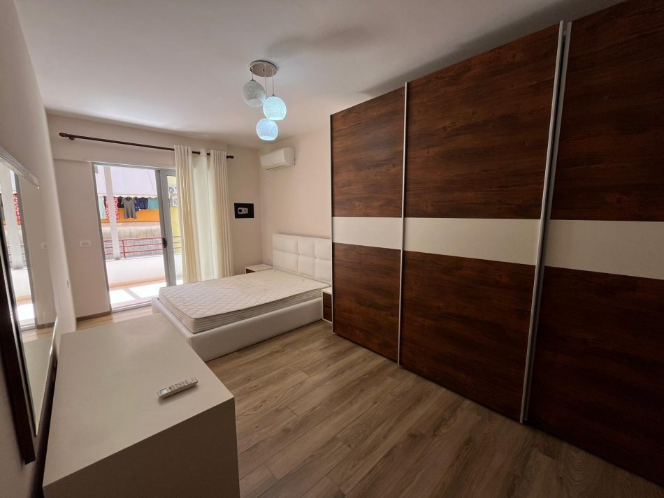 Tirane, shes apartament 2+1+Aneks+Ballkon Kati 4, 112 m² 269.000 € (KIKA 2 , KOMUNA PARISIT)