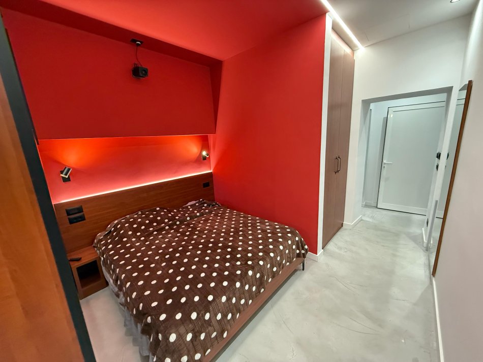 Tirane, shitet apartament 1+1 Kati 5, 74 m² 220.000 € (Shallvaret, Prane Qendres)