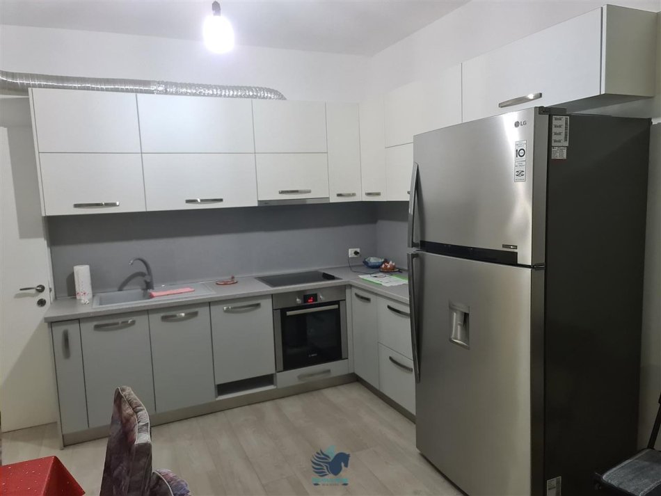 Shitet Apartament 2+1 Ne Astir [ID P222]