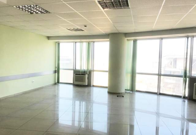 Tirane, jepet me qera ambjent biznesi 202 m² 1.400 Euro