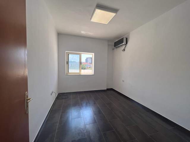 Tirane, shitet apartament 2+1+BLK Kati 1, 96 m² 110.000 Euro (Bulevardi ri)