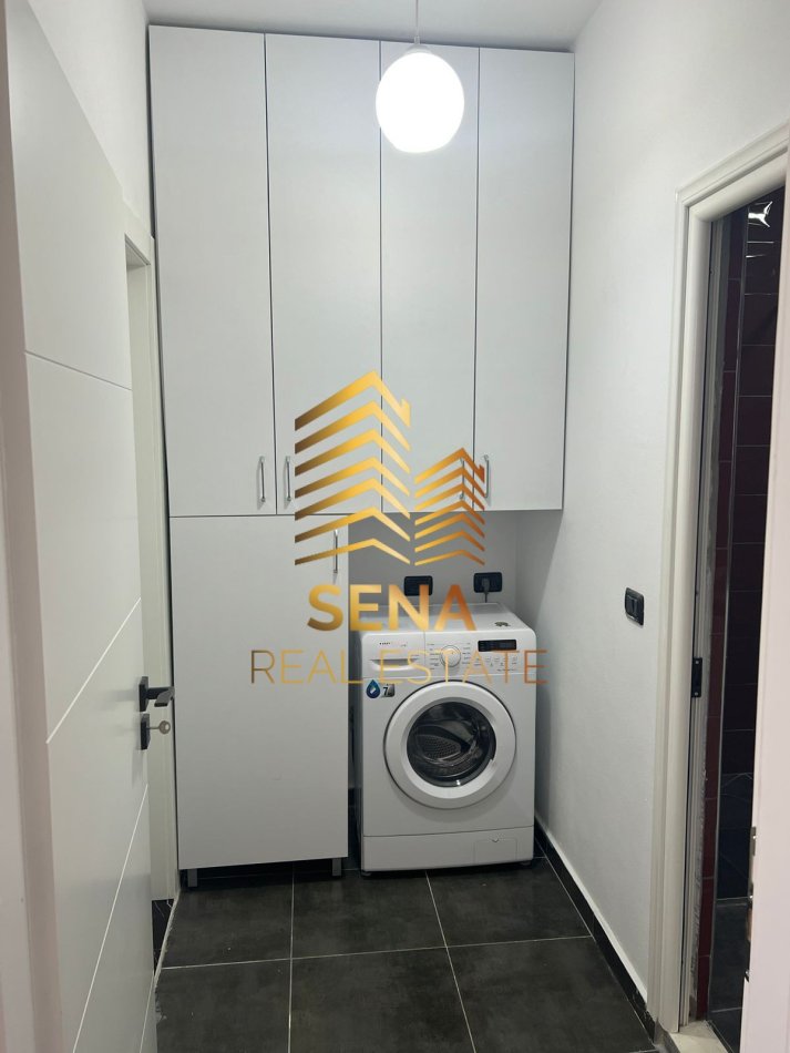 Tirane, jepet me qera apartament 2+1 Kati 3, 105 m² 450 € (Rruga e Dibres)