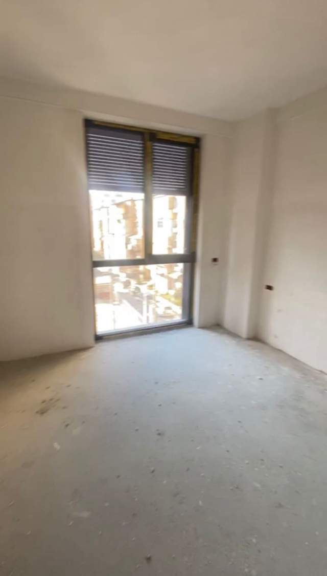 Tirane, ofert apartament 1+1, Kati 2, 65 m² 108.000 Euro (Rruga Thanas Ziko, prane Pazarit te Ri)