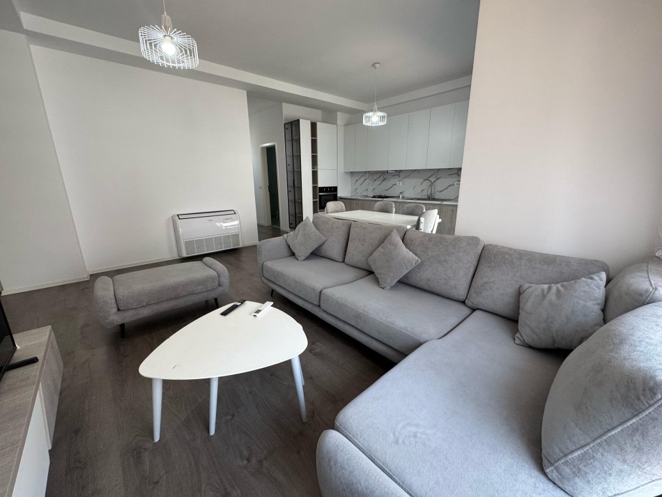 Tirane, jepet me qera apartament 2+1 Kati 4, 90 m² 700 € (21 dhjetori)