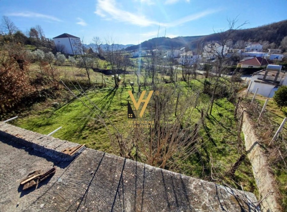 Tirane, shitet toke , 3.000 m² 60.000 € (VORE)