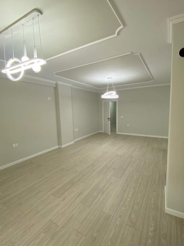 Tirane, shitet apartament 2+1 Kati 3, 112 m² 1.400 Euro/m2 (Rruga Robert  Zhvarts)