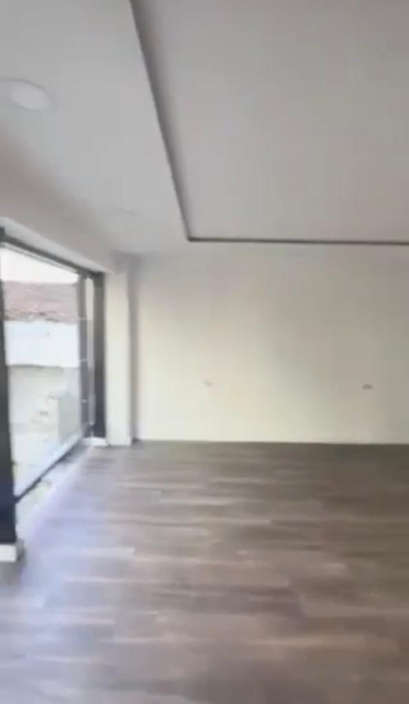 Tirane, jepet me qera ambjent biznesi Kati 0, 250 m² 3.000 Euro (JERONIM DE RADA)