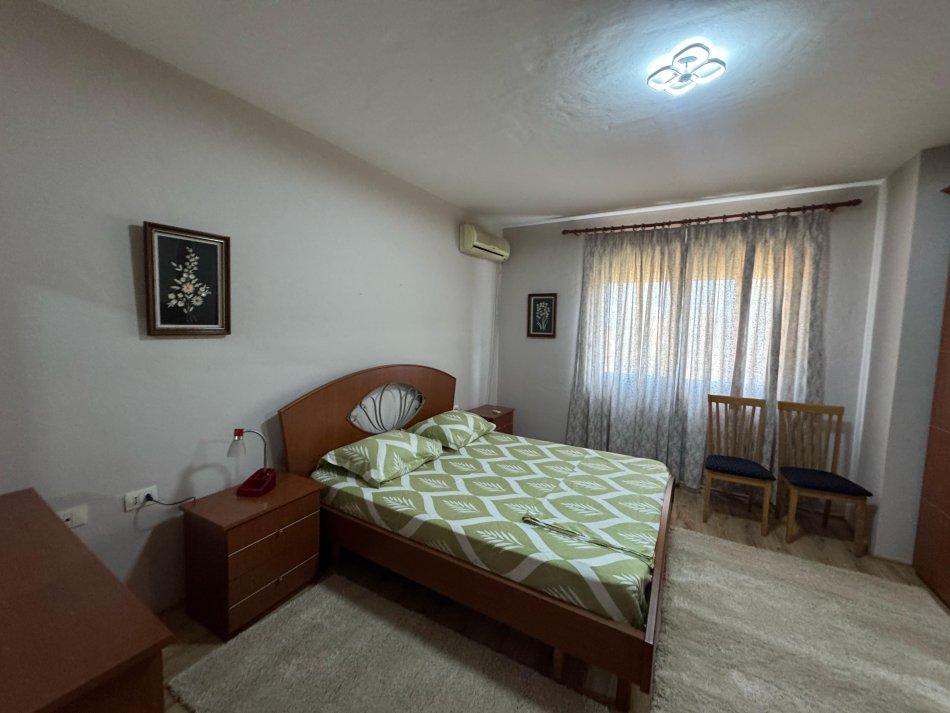 Tirane, jepet me qera apartament 1+1 Kati 10, 52 m² 600 € (Rruga e Elbasanit)