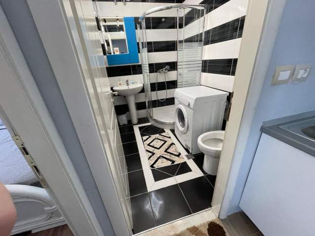 Tirane, jepet me qera apartament 1+1 Kati 12, 74 m² 400 Euro (prane Gjykates)