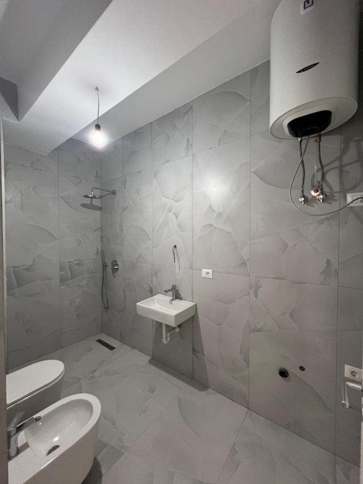 Tirane, shitet apartament 1+1+Ballkon Kati 6, 62 m² 98.080 € (Kompleksi Kaimi)