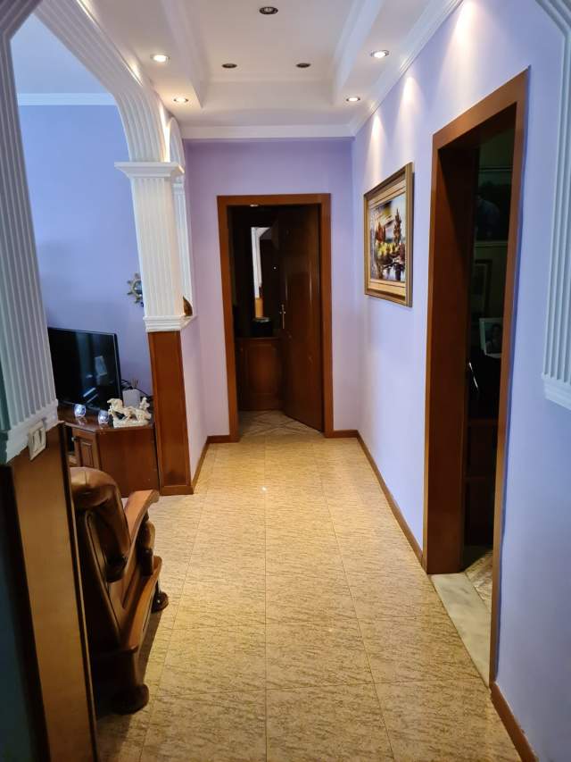 Tirane, jepet me qera apartament 3+1+A Kati 5, 120 m² 600 Euro (Myslym Shyri)
