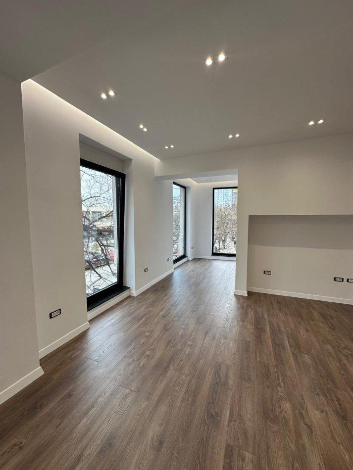 Tirane, jepet me qera ambjent biznesi Kati 1, 76 m² 1.500 € (Tajvan)