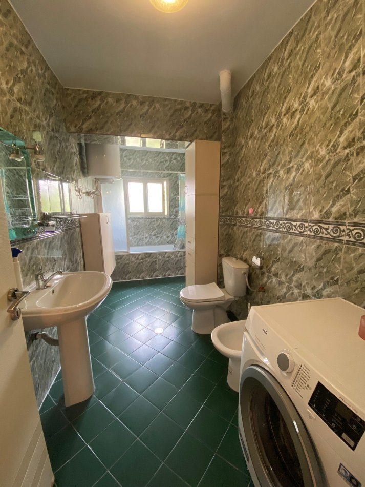 Tirane, jap me qera apartament 2+1+Ballkon Kati 3, 110 m² 600 € (Ish Shushica)