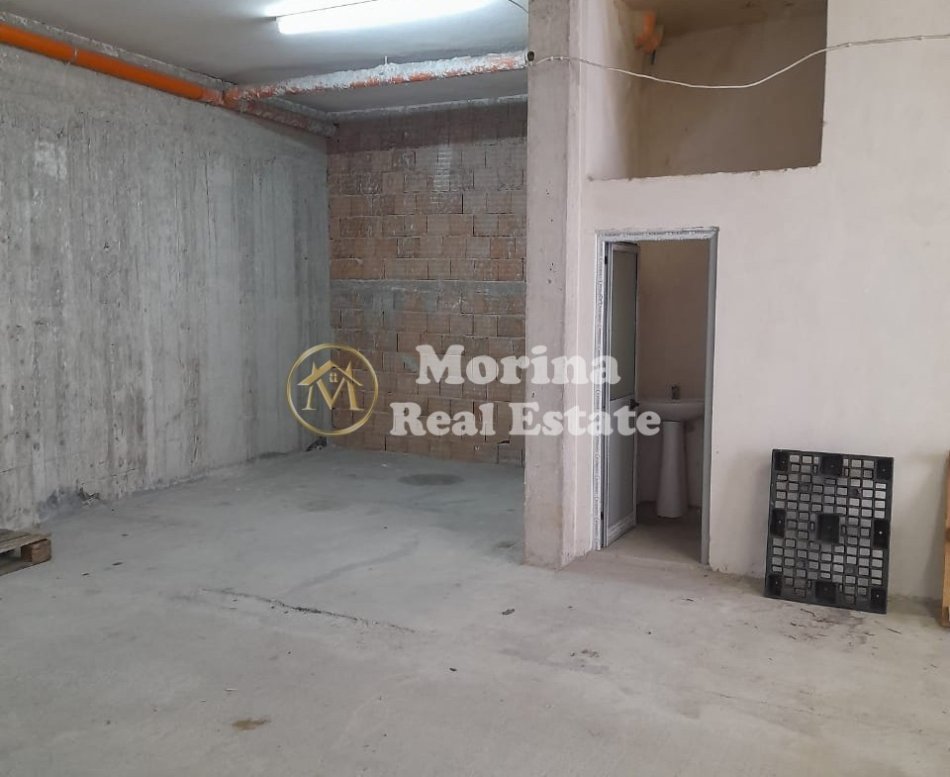 Tirane, jepet me qera magazine Kati 0, 120 m² 350 € (Porcelan)