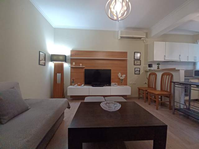 Tirane, jepet me qera apartament 2+1 Kati 2, 100 m² 500 Euro (Medreseja)