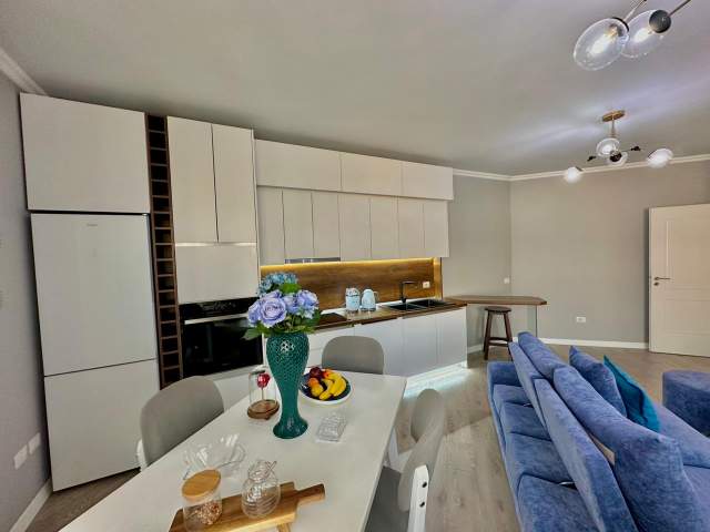 Tirane, shitet apartament 2+1 Kati 8, 101 m² 160.000 Euro (Bulevardi Migjeni)
