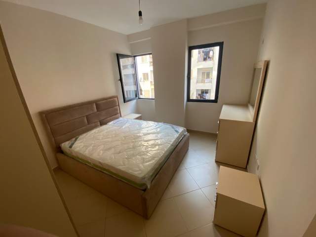 Tirane, jepet me qera apartament 1+1+BLK Kati 2, 70 m² 300 Euro (Yzberisht)