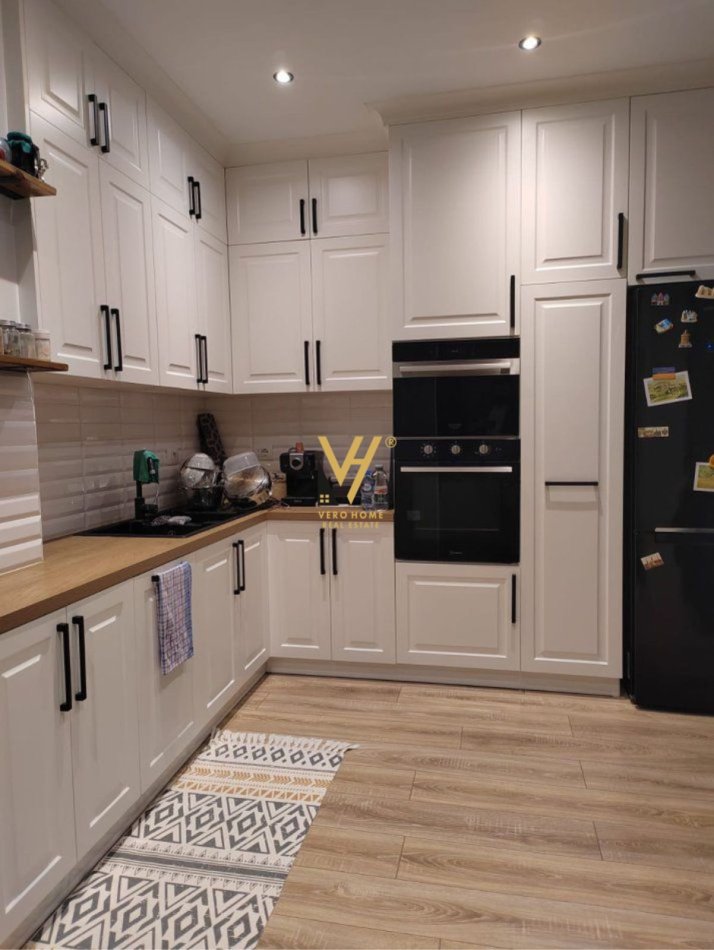 Tirane, shitet apartament 2+1+Ballkon Kati 2, 74 m² 120.000 € (FRESK)