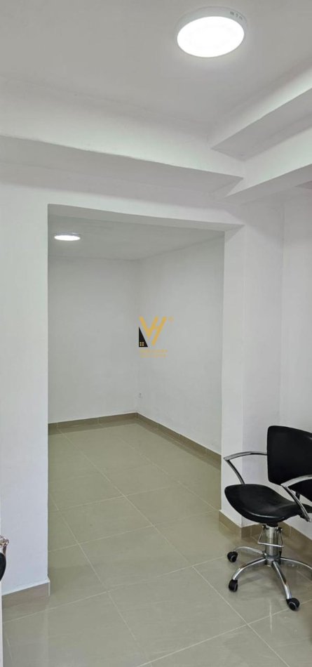 Tirane, jepet me qera dyqan Kati 0, 30 m² 300 € (QYTETI I STUDENTI)