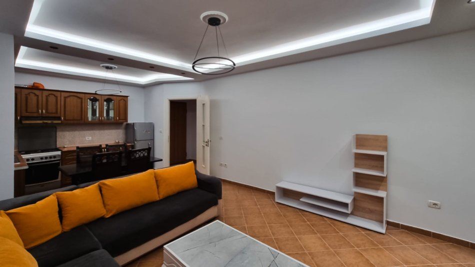 Tirane, jepet me qera apartament 2+1 Kati 1, 94 m² 400 € (Fresk)