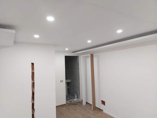 Tirane, jepet me qera ambjent biznesi Kati 0, 72 m² 1.100 Euro (George Bush)