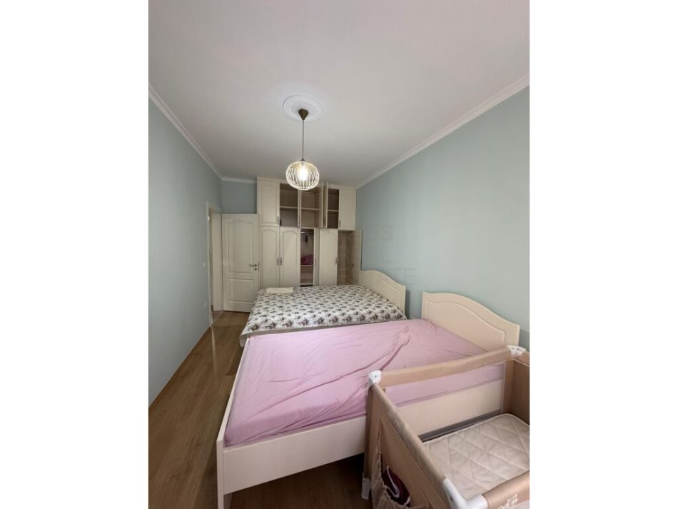 Tirane, jepet me qera apartament 2+1+Aneks+Ballkon , 115 m² 800 € (Liqeni i thate)