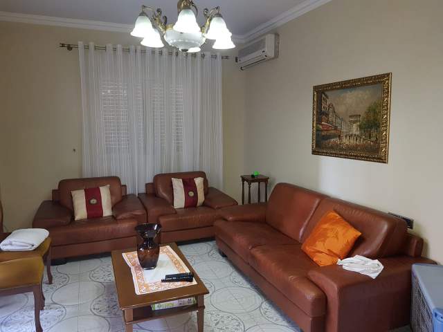 Elbasan, shitet ambjent biznesi 305 m² 280.000 Euro