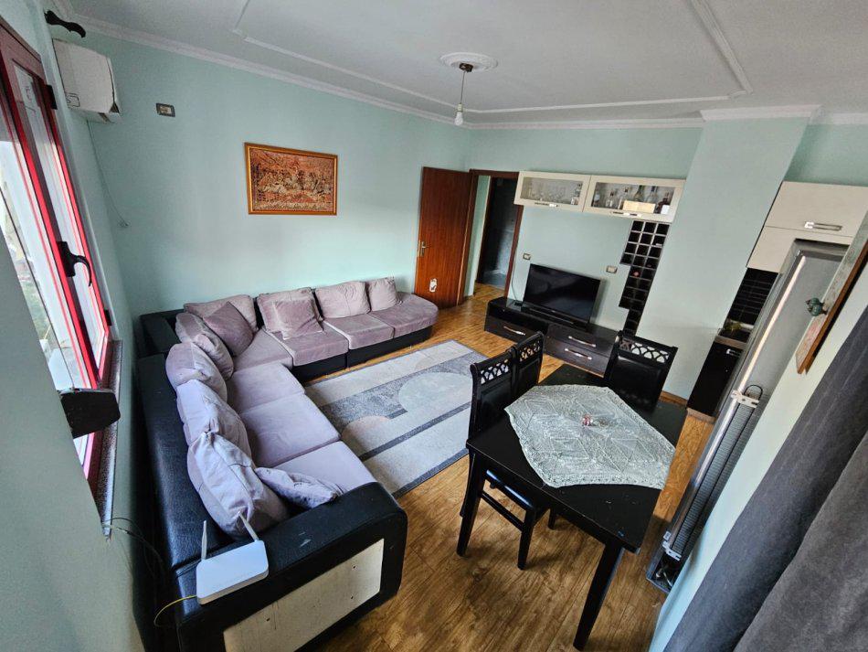 Tirane, jepet me qera apartament 1+1 Kati 6, 65 m² 380 € (Yzberisht)