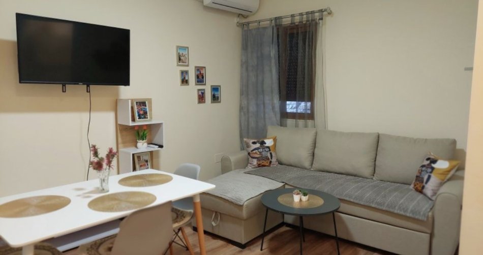 Tirane, jepet me qera apartament 1+1 Kati 1, 70 m² 600 € (myslym shyri)
